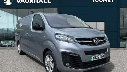 Käytetty Vauxhall Vivaro Elite 100 kW (136 HP) 2022 Tila-auto