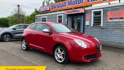 Used Alfa Romeo MiTo Distinctive 105 HP (77 kW) 2013 Red Hatchback