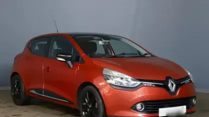 Used Renault Clio Dynamique 73 HP (53 kW) 2016 Red Hatchback