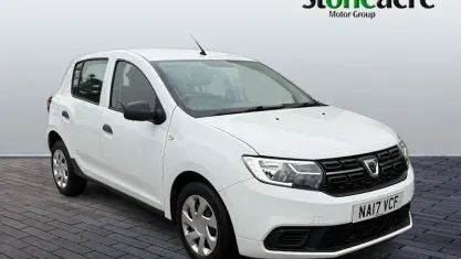 Used Dacia Sandero Ambiance 73 HP (53 kW) 2017 White Hatchback