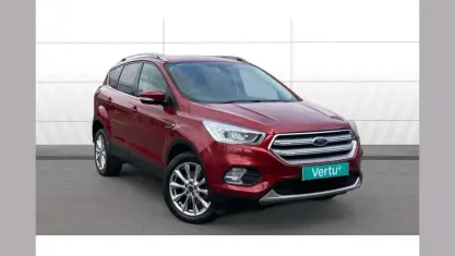 Käytetty Ford Kuga Titanium 180 HP (132 kW) 2019 Punainen Katumaasturi