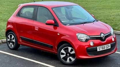 Używany Renault Twingo Play 69 KM (50 kW) 2018 Czerwony Hatchback