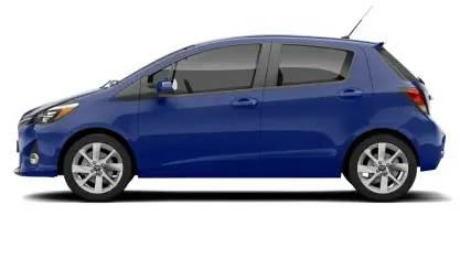 Used Toyota Yaris 99 HP (72 kW) 2015 Blue Hatchback