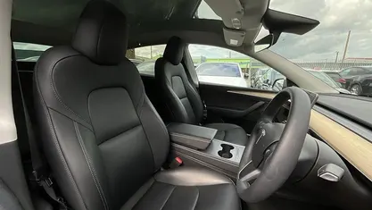 Used Tesla Model Y Long Range AWD 286 kW (389 HP) 2025 SUV