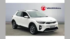 White Used 2018 Kia Stonic 2 SUV | £9,045 (Fair price)