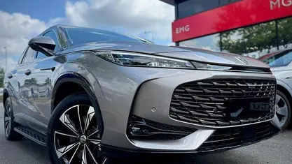 Used 2025 MG HS Trophy SUV | £27,345 (Fair price)