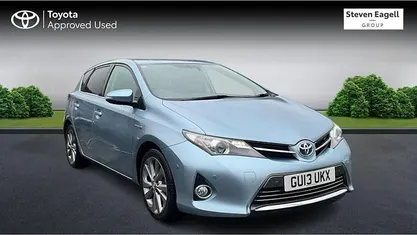 Used Toyota Auris Hybrid 136 HP (100 kW) 2014 Hatchback