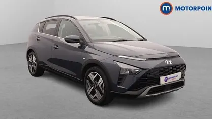 Usado Hyundai Bayon Premium 101 HP (74 kW) 2023 Cinzento SUV