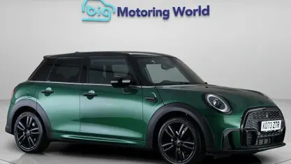 Used Mini Cooper Hatch 136 HP (100 kW) 2024 Green Hatchback