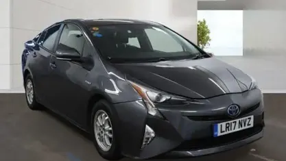 Used Toyota Prius Active 122 HP (89 kW) 2019 Hatchback