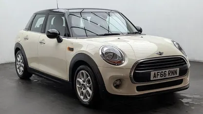Used Mini Cooper Hatch 136 HP (100 kW) 2016 Hatchback