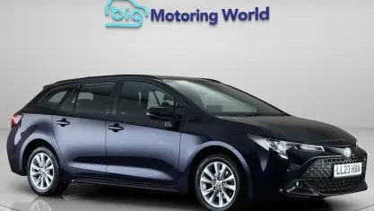 Used Toyota Corolla 140 HP (102 kW) 2023 Blue Estate