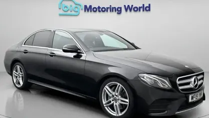 Usado Mercedes E220 AMG line 194 HP (142 kW) 2019 Preto Sedan
