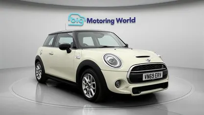Used 2019 Mini Cooper S Classic Hatchback | £13,100 (Fair price)