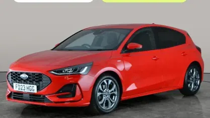 Used Ford Focus ST-Line 155 HP (114 kW) 2023 Red Hatchback