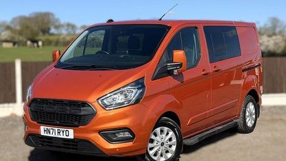 Begagnad Ford Transit Custom Limited 170 HK (125 kW) 2023 Van
