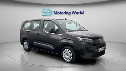 Used Vauxhall Combo Design Edition 100 kW (136 HP) 2025 Black MPV