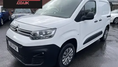 Usado Citroën Berlingo 76 HP (55 kW) 2021 Branco Monovolume