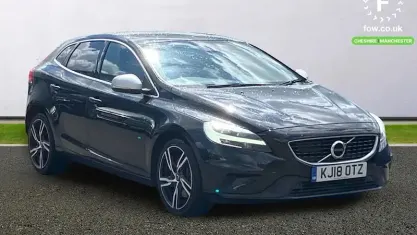 Usado Volvo V40 R-Design Pro 150 CV (110 kW) 2018 Negro Utilitario