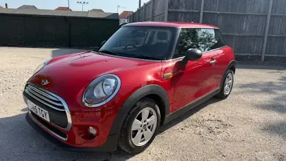 Used Mini ONE Hatch 102 HP (75 kW) 2015 Red Hatchback