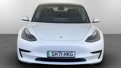 White Used 2021 Tesla Model 3 Standard Range Sedan | £14,995 (Fair price)
