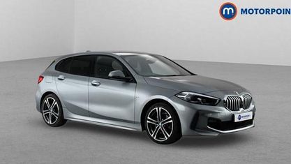Usado BMW 118 M Sport 136 HP (100 kW) 2023 Cinzento Citadino