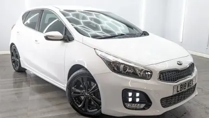 Used Kia Ceed GT-Line 136 HP (100 kW) 2018 White Hatchback