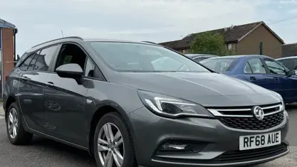 Used Vauxhall Astra Design Edition 110 HP (80 kW) 2025 Grey Estate