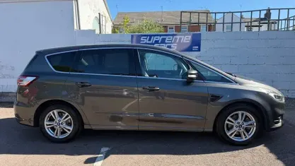 Begagnad Ford S-MAX Titanium 150 HK (110 kW) 2018 Minibuss
