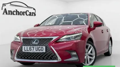 Usado Lexus CT200h 136 HP (100 kW) 2017 Vermelho Citadino