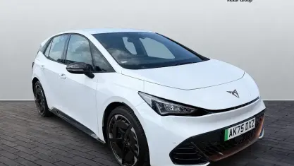 Used Cupra Born e-Boost 169 kW (231 HP) 2025 White Hatchback
