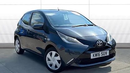 Used Toyota Aygo X-play 69 HP (50 kW) 2018 Hatchback