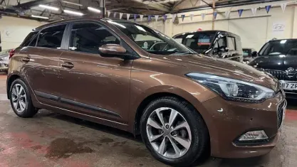 Używany Hyundai i20 Premium SE 101 KM (74 kW) 2017 Brązowy Hatchback