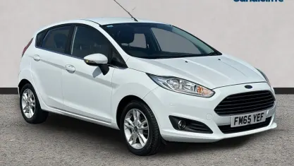 Used Ford Fiesta Zetec 82 HP (60 kW) 2016 White Hatchback