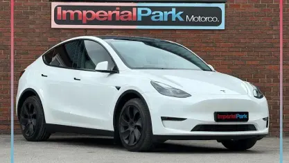 Używany Tesla Model Y Long Range AWD 286 kW (389 KM) 2025 SUV
