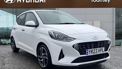 Used Hyundai i10 Premium 67 HP (49 kW) 2023 Hatchback