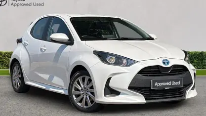 Used Toyota Yaris 116 HP (85 kW) 2023 White Hatchback