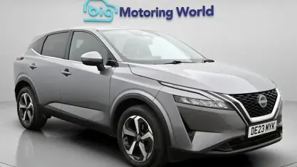 Usado Nissan Qashqai N-Connecta 140 HP (102 kW) 2023 Cinzento SUV