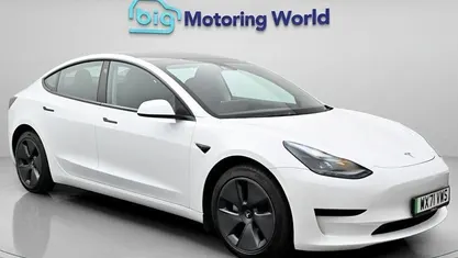 Used Tesla Model 3 Standard Range Plus 239 kW (325 HP) 2021 White Sedan