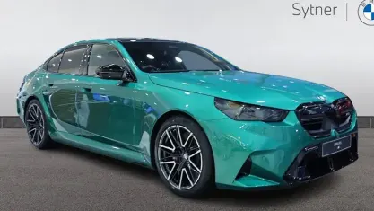 Ny BMW M5 727 HK (534 kW) 2026 Sedan