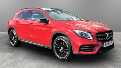 Usado Mercedes GLA250 AMG Line Premium Plus 211 HP (155 kW) 2019 SUV