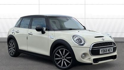 Używany Mini Cooper S Hatch 192 KM (141 kW) 2018 Biały Hatchback