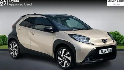 Used Toyota Aygo X 72 HP (52 kW) 2024 Beige SUV