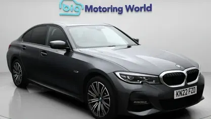 Begagnad BMW 330e M Sport 292 HK (214 kW) 2022 Grå Sedan