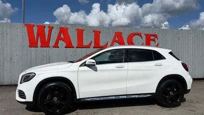 Usado Mercedes GLA200 AMG Line Premium Plus 156 HP (114 kW) 2019 SUV