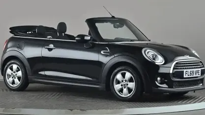 Używany Mini Cooper Cabriolet Classic 136 KM (100 kW) 2020 Czarny Kabriolet