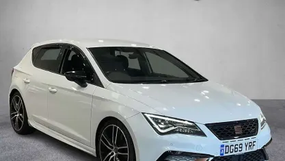 Used Seat Leon CUPRA 290 HP (213 kW) 2020 White Hatchback