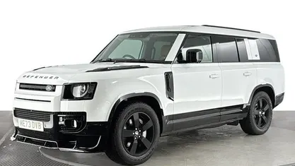 Used Land Rover Defender HSE 300 HP (220 kW) 2024 White Estate