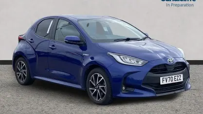 Used Toyota Yaris Design 116 HP (85 kW) 2024 Blue Hatchback