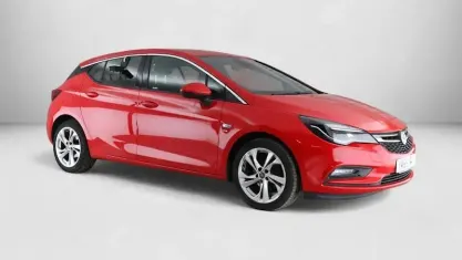 Used Vauxhall Astra SRi 105 HP (77 kW) 2016 Red Hatchback